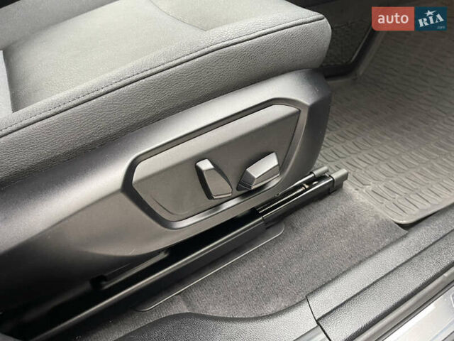 Серый БМВ Х3, объемом двигателя 2 л и пробегом 155 тыс. км за 15000 $, фото 25 на Automoto.ua