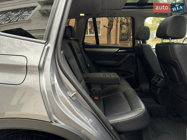 Серый БМВ Х3, объемом двигателя 2 л и пробегом 175 тыс. км за 15000 $, фото 20 на Automoto.ua