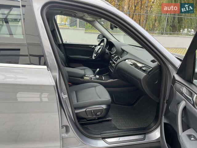 Серый БМВ Х3, объемом двигателя 2 л и пробегом 155 тыс. км за 15000 $, фото 22 на Automoto.ua