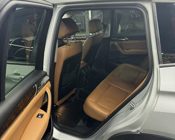 Сірий БМВ Х3, об'ємом двигуна 2 л та пробігом 85 тис. км за 22500 $, фото 16 на Automoto.ua