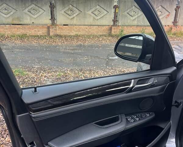 Серый БМВ Х3, объемом двигателя 2 л и пробегом 205 тыс. км за 19500 $, фото 43 на Automoto.ua