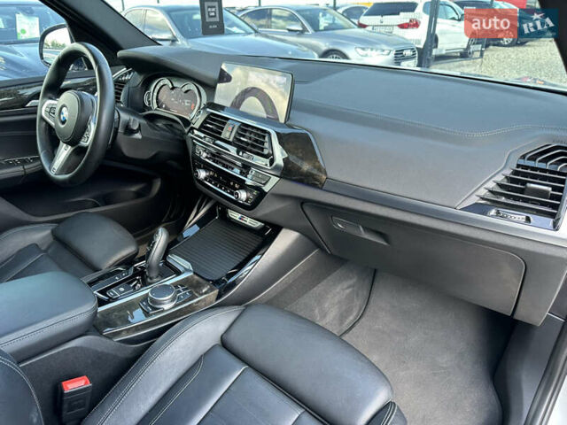 Серый БМВ Х3, объемом двигателя 3 л и пробегом 118 тыс. км за 38000 $, фото 27 на Automoto.ua