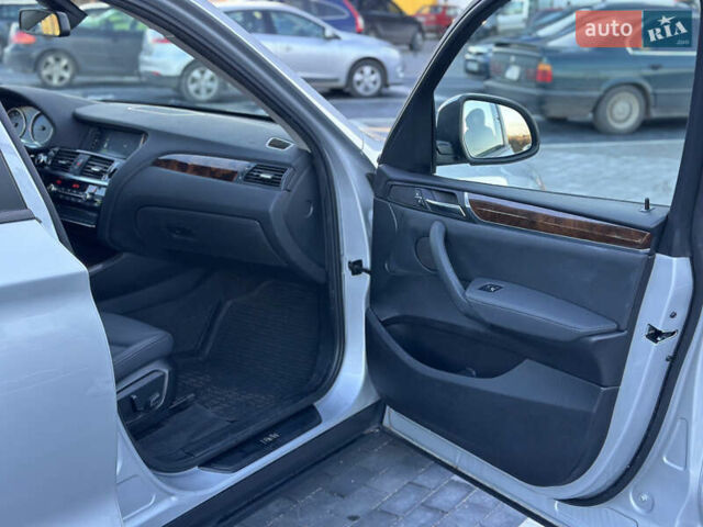 Серый БМВ Х3, объемом двигателя 2 л и пробегом 165 тыс. км за 14400 $, фото 12 на Automoto.ua