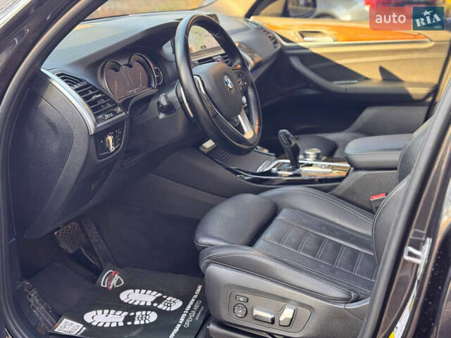 Сірий БМВ Х3, об'ємом двигуна 2 л та пробігом 164 тис. км за 25900 $, фото 76 на Automoto.ua