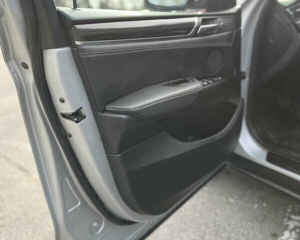 Серый БМВ Х3, объемом двигателя 2 л и пробегом 121 тыс. км за 18500 $, фото 21 на Automoto.ua