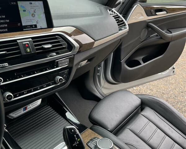 Серый БМВ Х3, объемом двигателя 3 л и пробегом 115 тыс. км за 36999 $, фото 29 на Automoto.ua