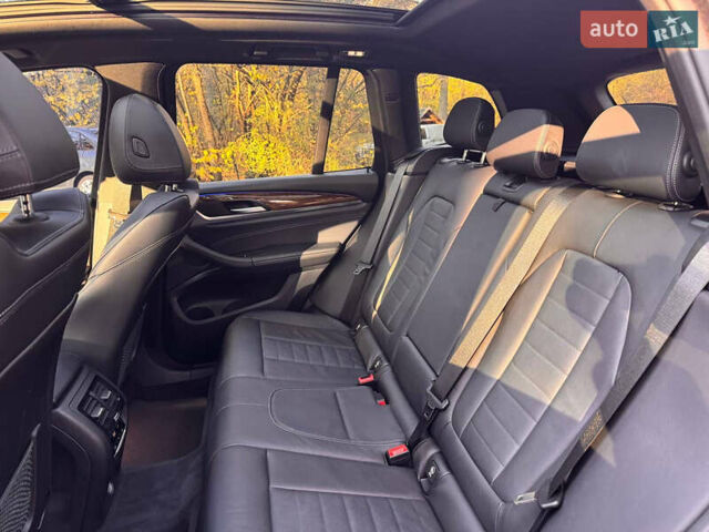 Сірий БМВ Х3, об'ємом двигуна 2 л та пробігом 164 тис. км за 25900 $, фото 61 на Automoto.ua