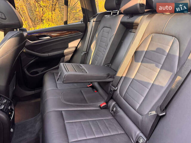 Сірий БМВ Х3, об'ємом двигуна 2 л та пробігом 164 тис. км за 25900 $, фото 62 на Automoto.ua