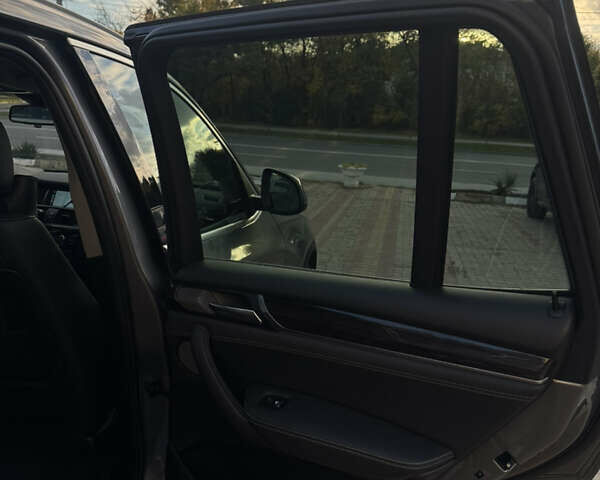 Серый БМВ Х3, объемом двигателя 2 л и пробегом 170 тыс. км за 18500 $, фото 22 на Automoto.ua