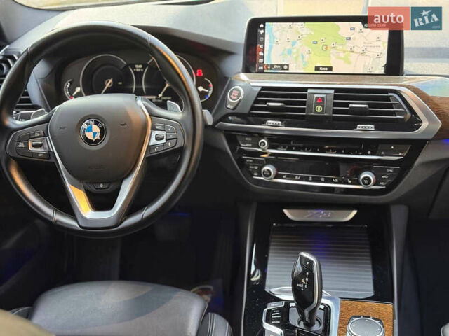 Сірий БМВ Х3, об'ємом двигуна 2 л та пробігом 164 тис. км за 25900 $, фото 43 на Automoto.ua