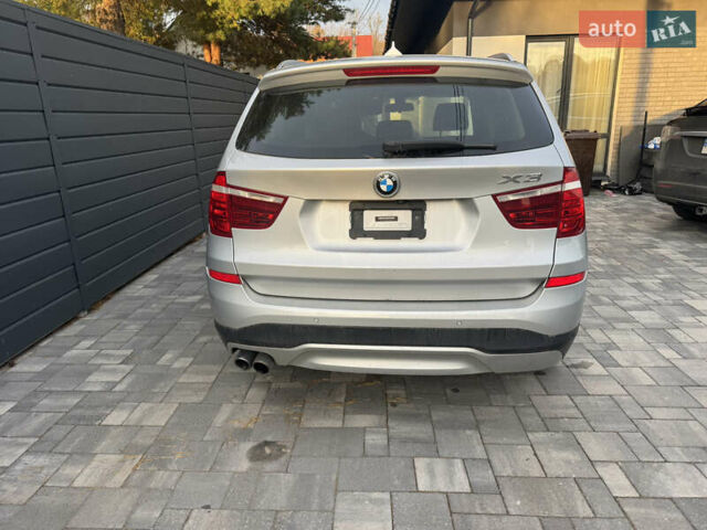 Серый БМВ Х3, объемом двигателя 2 л и пробегом 164 тыс. км за 10999 $, фото 4 на Automoto.ua
