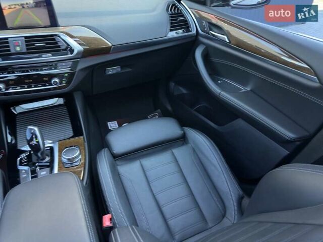 Серый БМВ Х3, объемом двигателя 2 л и пробегом 164 тыс. км за 26900 $, фото 23 на Automoto.ua