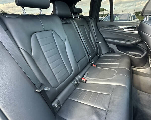 Серый БМВ Х3, объемом двигателя 3 л и пробегом 118 тыс. км за 38000 $, фото 29 на Automoto.ua