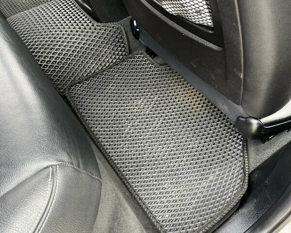 Серый БМВ Х3, объемом двигателя 2 л и пробегом 121 тыс. км за 18500 $, фото 24 на Automoto.ua