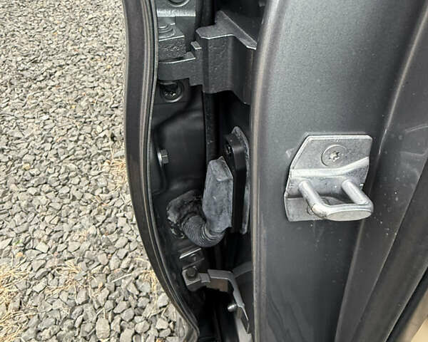 Серый БМВ Х3, объемом двигателя 2.01 л и пробегом 196 тыс. км за 14999 $, фото 64 на Automoto.ua