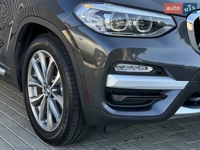 Серый БМВ Х3, объемом двигателя 2 л и пробегом 164 тыс. км за 26900 $, фото 3 на Automoto.ua