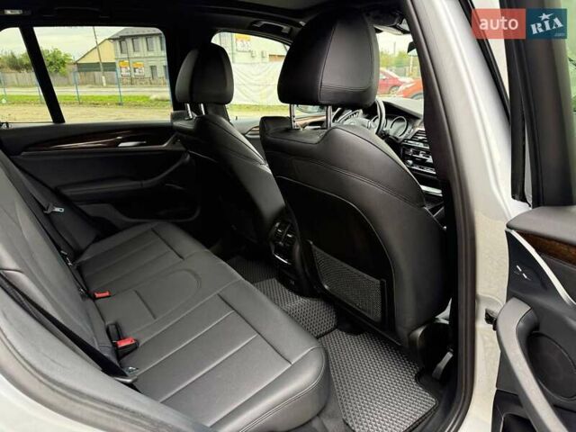 Серый БМВ Х3, объемом двигателя 2 л и пробегом 89 тыс. км за 25500 $, фото 16 на Automoto.ua