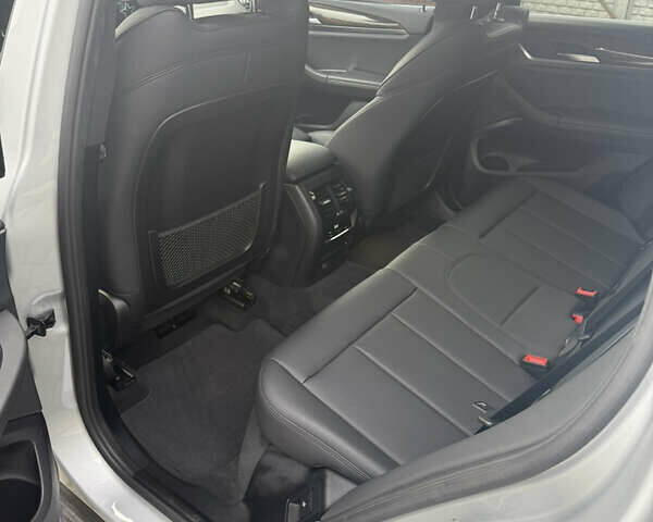 Сірий БМВ Х3, об'ємом двигуна 2 л та пробігом 82 тис. км за 24800 $, фото 8 на Automoto.ua