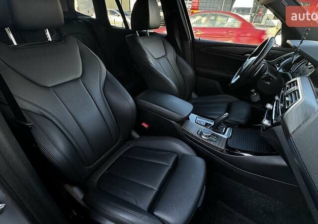 Серый БМВ Х3, объемом двигателя 2 л и пробегом 205 тыс. км за 30000 $, фото 10 на Automoto.ua