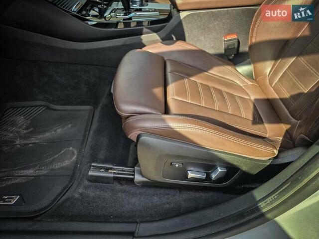 Серый БМВ Х3, объемом двигателя 2 л и пробегом 230 тыс. км за 29999 $, фото 1 на Automoto.ua