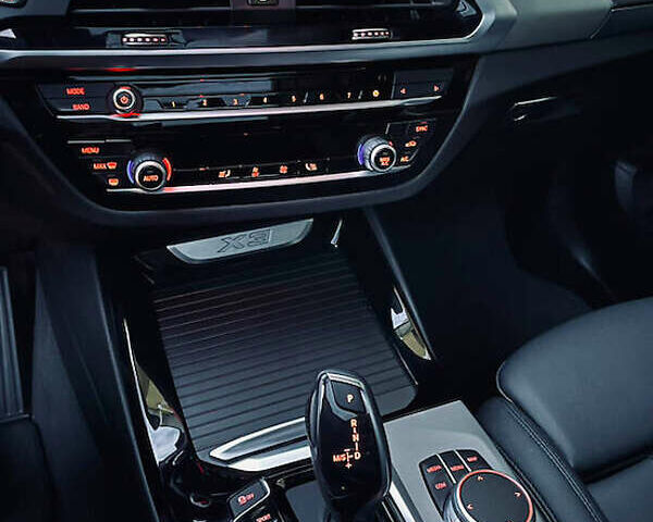 Серый БМВ Х3, объемом двигателя 2 л и пробегом 72 тыс. км за 25000 $, фото 9 на Automoto.ua