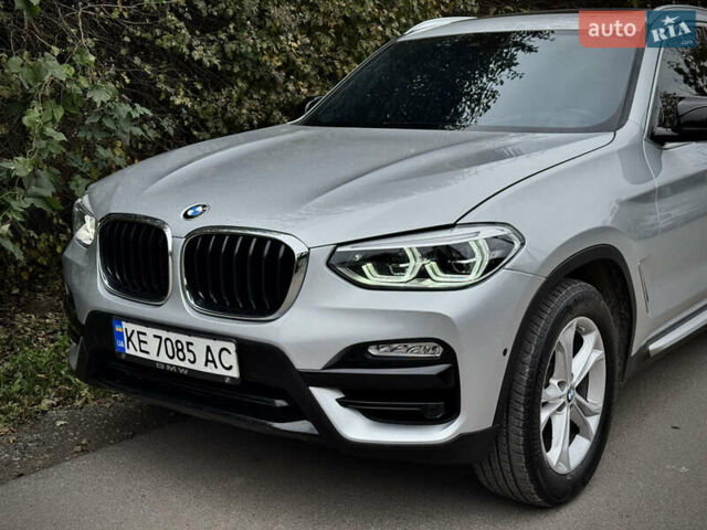 Серый БМВ Х3, объемом двигателя 2 л и пробегом 141 тыс. км за 22500 $, фото 2 на Automoto.ua