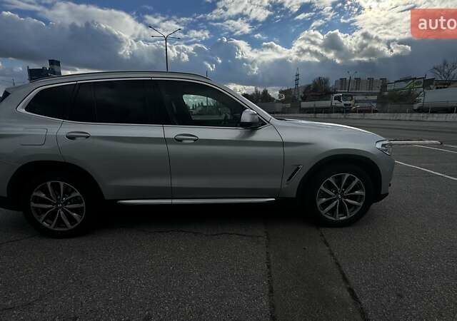 Серый БМВ Х3, объемом двигателя 2 л и пробегом 205 тыс. км за 30000 $, фото 3 на Automoto.ua