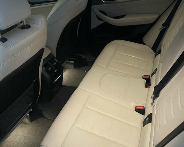 Серый БМВ Х3, объемом двигателя 2 л и пробегом 27 тыс. км за 35900 $, фото 18 на Automoto.ua