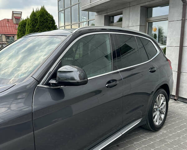 Серый БМВ Х3, объемом двигателя 2 л и пробегом 86 тыс. км за 32000 $, фото 3 на Automoto.ua