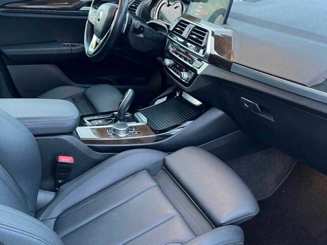 Серый БМВ Х3, объемом двигателя 2 л и пробегом 89 тыс. км за 463 $, фото 10 на Automoto.ua