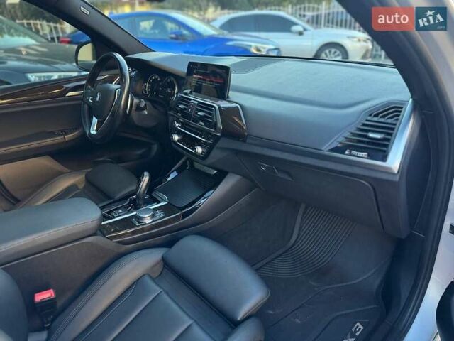 Серый БМВ Х3, объемом двигателя 2 л и пробегом 91 тыс. км за 24500 $, фото 20 на Automoto.ua