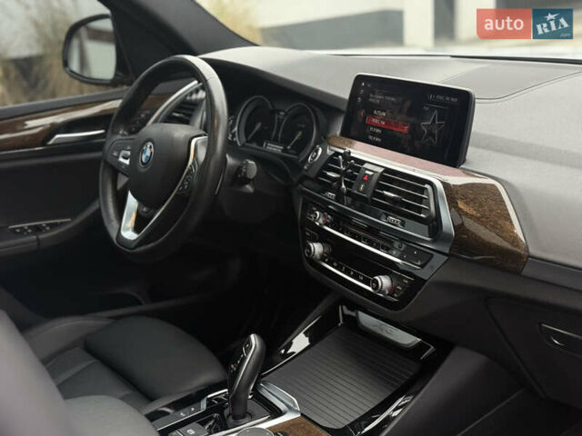 Серый БМВ Х3, объемом двигателя 2 л и пробегом 80 тыс. км за 23800 $, фото 21 на Automoto.ua