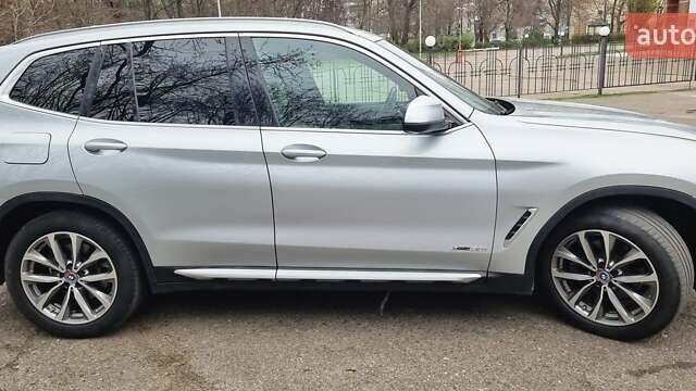 Серый БМВ Х3, объемом двигателя 2 л и пробегом 178 тыс. км за 28500 $, фото 2 на Automoto.ua