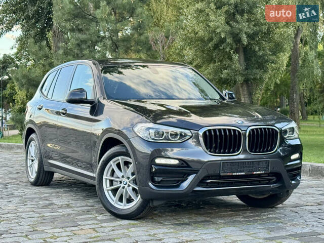 Серый БМВ Х3, объемом двигателя 2 л и пробегом 85 тыс. км за 31555 $, фото 7 на Automoto.ua