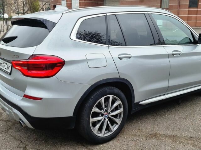 Серый БМВ Х3, объемом двигателя 2 л и пробегом 178 тыс. км за 28500 $, фото 4 на Automoto.ua