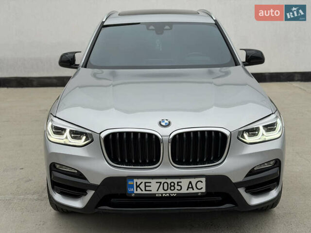 Серый БМВ Х3, объемом двигателя 2 л и пробегом 143 тыс. км за 21000 $, фото 1 на Automoto.ua