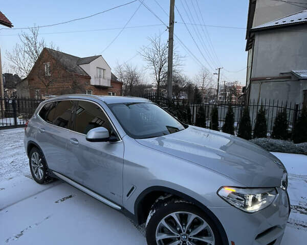 Серый БМВ Х3, объемом двигателя 2 л и пробегом 27 тыс. км за 35900 $, фото 4 на Automoto.ua