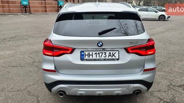 Серый БМВ Х3, объемом двигателя 2 л и пробегом 178 тыс. км за 28500 $, фото 4 на Automoto.ua