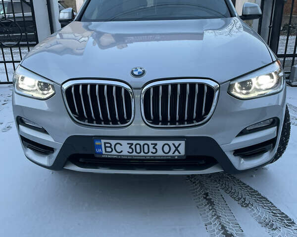 Серый БМВ Х3, объемом двигателя 2 л и пробегом 27 тыс. км за 35900 $, фото 9 на Automoto.ua