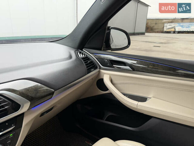 Серый БМВ Х3, объемом двигателя 2 л и пробегом 143 тыс. км за 21000 $, фото 13 на Automoto.ua