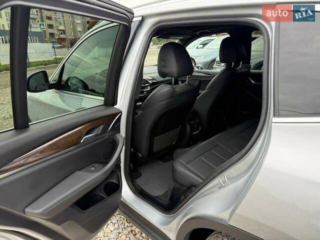 Серый БМВ Х3, объемом двигателя 2 л и пробегом 89 тыс. км за 25500 $, фото 15 на Automoto.ua