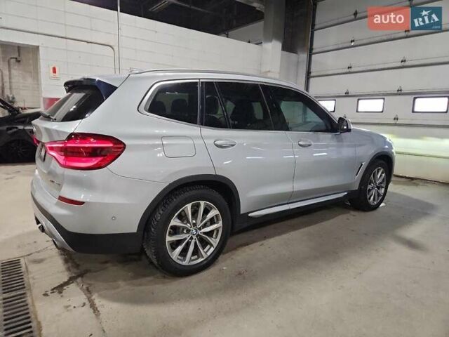 Серый БМВ Х3, объемом двигателя 2 л и пробегом 103 тыс. км за 8400 $, фото 3 на Automoto.ua