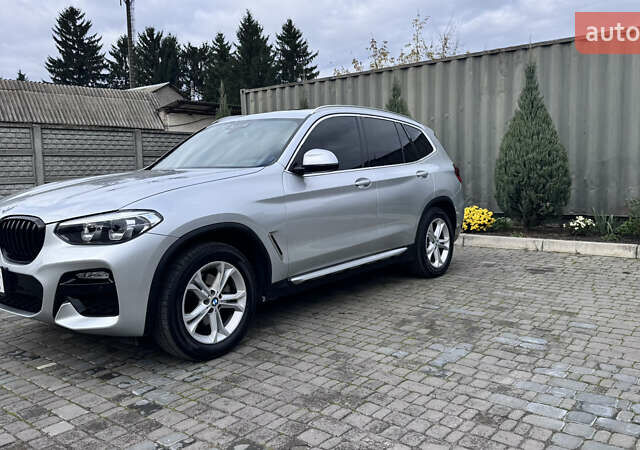 Сірий БМВ Х3, об'ємом двигуна 2 л та пробігом 82 тис. км за 24800 $, фото 2 на Automoto.ua