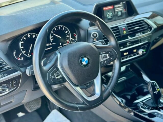 Серый БМВ Х3, объемом двигателя 2 л и пробегом 120 тыс. км за 27777 $, фото 6 на Automoto.ua