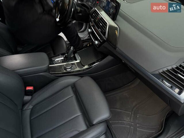 Сірий БМВ Х3, об'ємом двигуна 3 л та пробігом 131 тис. км за 33999 $, фото 42 на Automoto.ua
