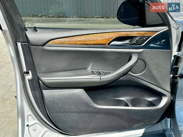 Серый БМВ Х3, объемом двигателя 2 л и пробегом 119 тыс. км за 27777 $, фото 11 на Automoto.ua