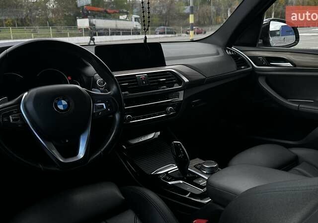 Серый БМВ Х3, объемом двигателя 2 л и пробегом 205 тыс. км за 30000 $, фото 7 на Automoto.ua