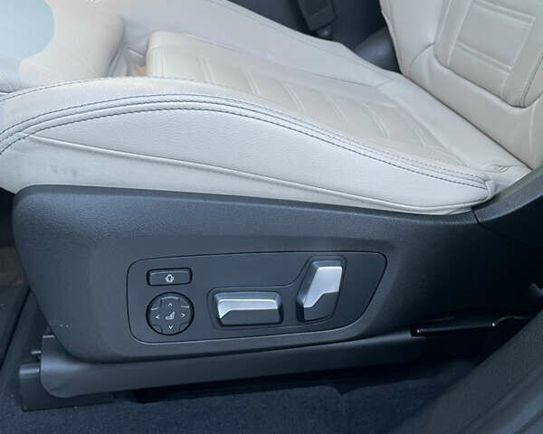 Серый БМВ Х3, объемом двигателя 2 л и пробегом 27 тыс. км за 35900 $, фото 23 на Automoto.ua