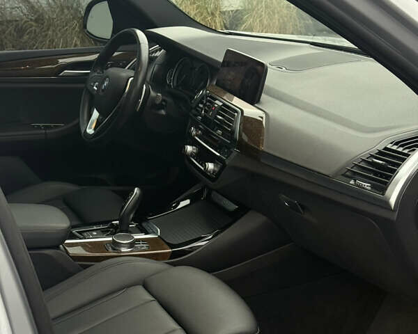 Серый БМВ Х3, объемом двигателя 2 л и пробегом 80 тыс. км за 23800 $, фото 24 на Automoto.ua