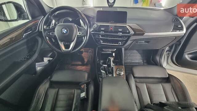 Серый БМВ Х3, объемом двигателя 2 л и пробегом 178 тыс. км за 28500 $, фото 12 на Automoto.ua